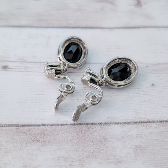 Vintage Monet Clip On Earrings Stunning Silver Tone, Black & Clear Gems - Picture 6 of 6